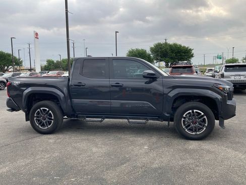 Used 2024 Toyota Tacoma TRD Sport image 3