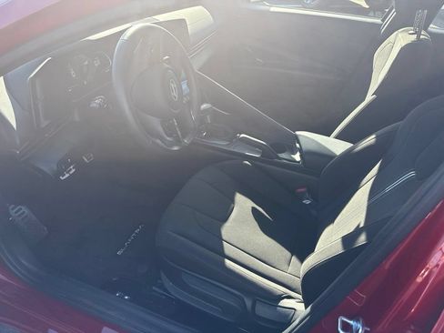Used 2025 Hyundai Elantra Sport FWD image 14
