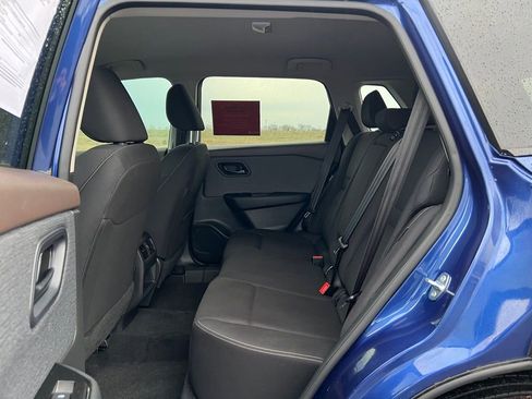 Used 2023 Nissan Rogue S image 57