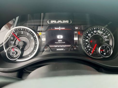 Used 2022 RAM 1500 Laramie AWD/4WD image 12