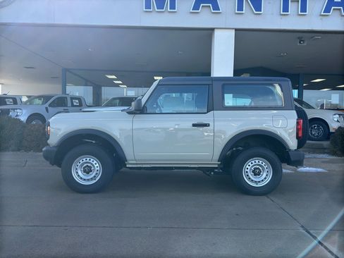 New 2025 Ford Bronco 2-Door image 4