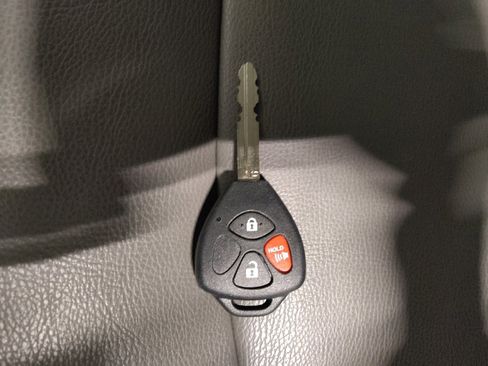 Used 2018 Toyota 4Runner SR5 Premium image 32