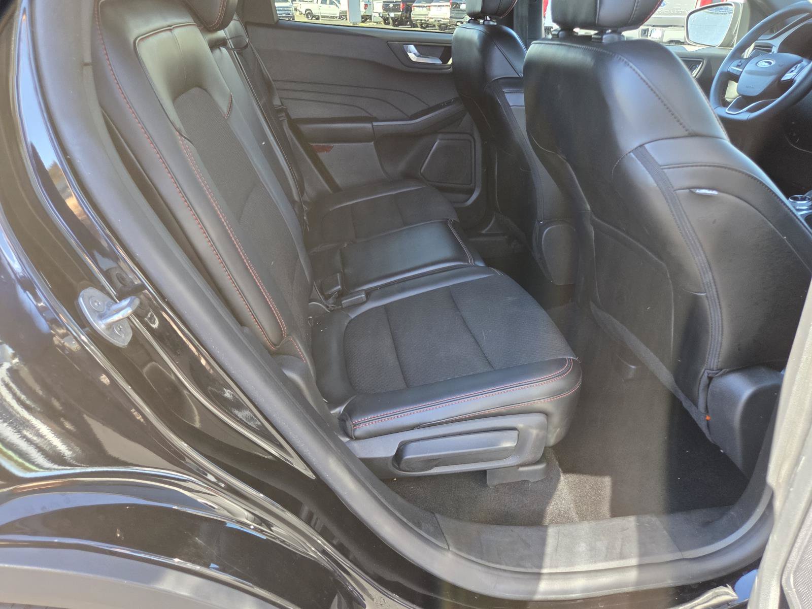 Used 2025 Ford Escape ST-Line AWD/4WD image 18