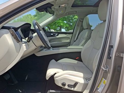 Used 2025 Volvo XC60 T8 Ultra w/ Climate Package AWD/4WD image 12