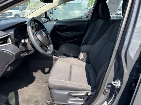 Used 2025 Toyota Corolla LE FWD image 9