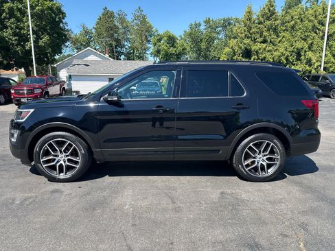 Used 2017 Ford Explorer Sport w/ Equipment Group 401A AWD/4WD image 6