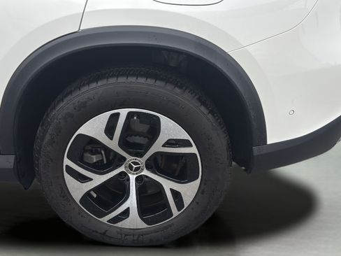 Used 2025 Mercedes-Benz GLC 350e 4MATIC image 6