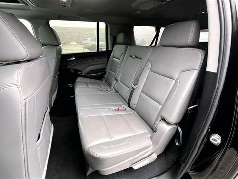 Used 2019 Chevrolet Suburban LT image 25