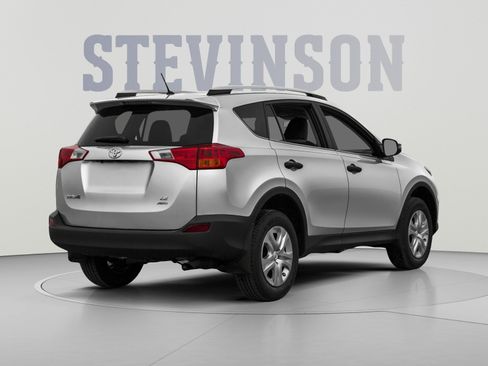 Used 2015 Toyota RAV4 LE AWD/4WD image 2