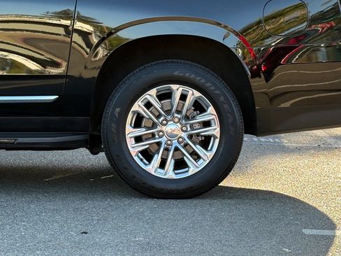 Used 2021 GMC Yukon XL SLT w/ SLT Luxury Plus Package AWD/4WD image 35