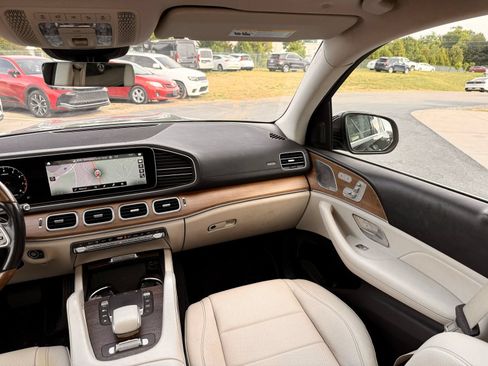 Used 2021 Mercedes-Benz GLS 450 4MATIC image 33