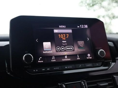 Certified 2025 Nissan Pathfinder SV FWD image 13