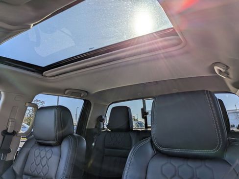 Certified 2024 Nissan Frontier SL w/ Technology Package image 26