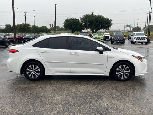 Used 2021 Toyota Corolla LE FWD image 4
