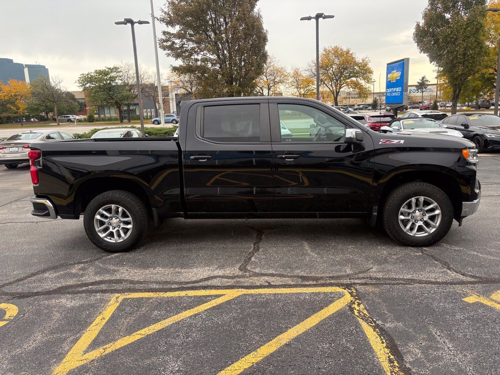 Used 2023 Chevrolet Silverado 1500 LT AWD/4WD image 2