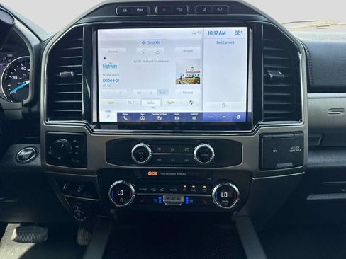 Used 2022 Ford F350 Platinum w/ FX4 Off-Road Package AWD/4WD image 27
