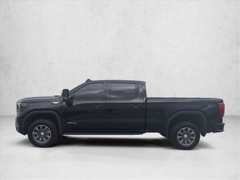 Used 2024 GMC Sierra 1500 AT4 w/ Technology Package AWD/4WD image 11