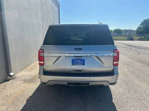 Certified 2021 Ford Expedition XLT RWD image 4