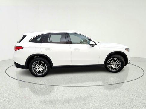 Certified 2025 Mercedes-Benz GLC 300 4MATIC image 7