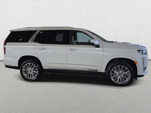 Certified 2022 Cadillac Escalade Premium Luxury image 4