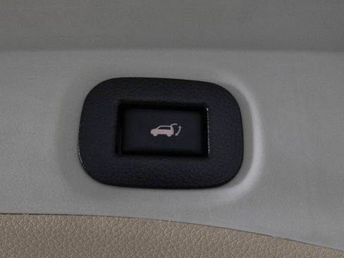 Used 2015 Nissan Rogue SL w/ SL Premium Package image 38