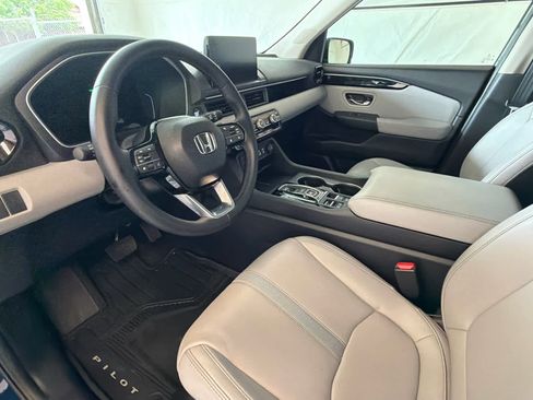 Used 2025 Honda Pilot EX-L image 14