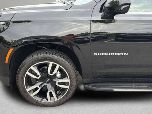 Used 2026 Chevrolet Suburban LS RWD image 23