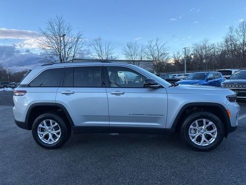 Certified 2022 Jeep Grand Cherokee Limited image 16