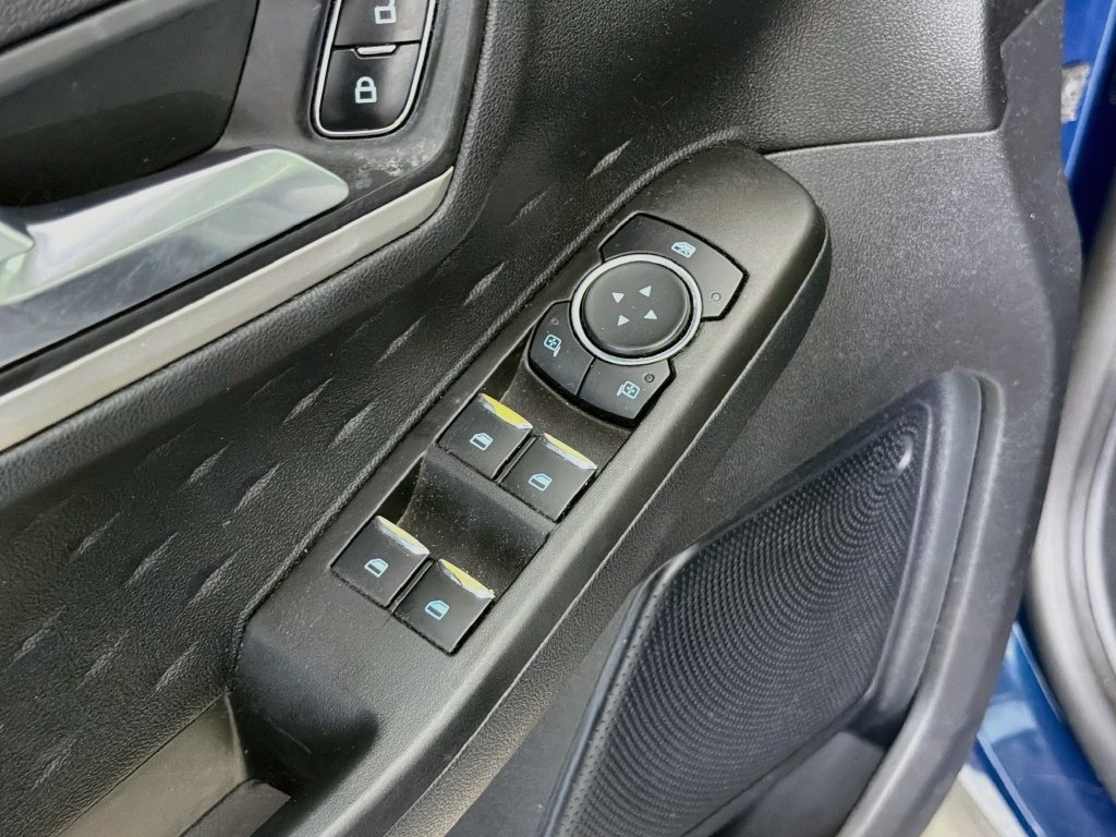 Used 2020 Ford Escape SE FWD image 21