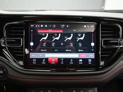 Used 2023 Dodge Durango GT image 15