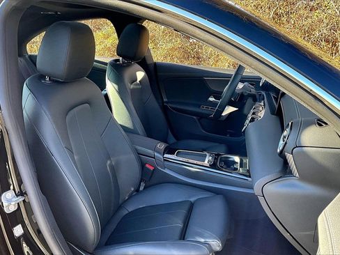 Used 2025 Mercedes-Benz CLA 250 4MATIC image 7