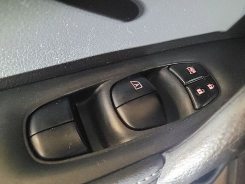 Used 2017 Nissan Rogue S AWD/4WD image 27