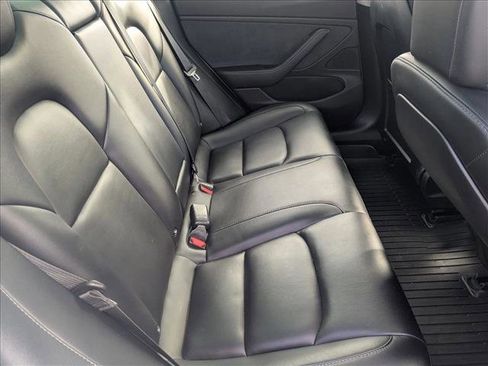 Used 2018 Tesla Model 3 Long Range image 21