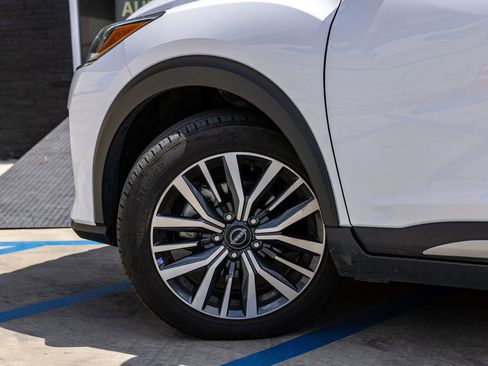 Used 2024 Nissan Kicks SR FWD image 30