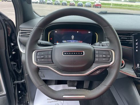 Used 2024 Jeep Wagoneer L Series II w/ Flexible Seating Group image 25