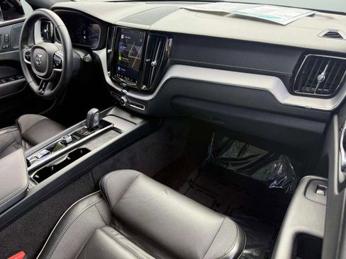 Used 2022 Volvo XC60 B6 R-Design w/ Advanced Package image 2
