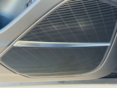 Used 2024 Audi RS Q8 w/ Black Optic Package image 23