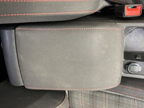 Used 2022 Volkswagen GTI S image 10