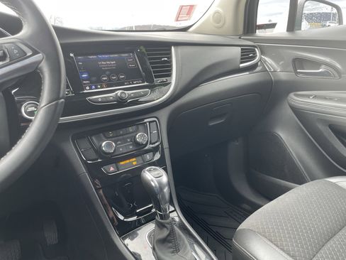 Used 2022 Buick Encore Preferred w/ Safety Package image 22