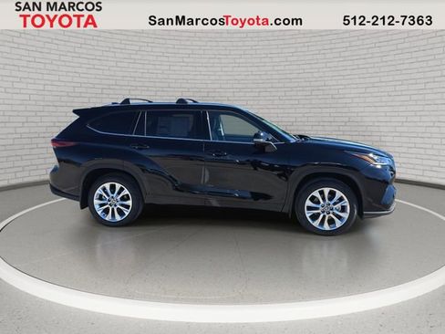 New 2026 Toyota Highlander Limited image 4