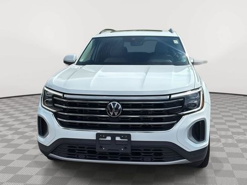 Used 2024 Volkswagen Atlas SE AWD/4WD image 2