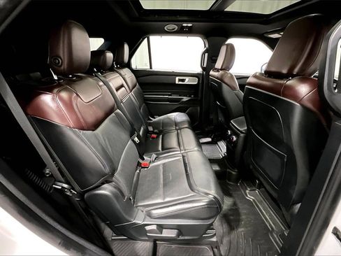 Used 2020 Ford Explorer Platinum image 24