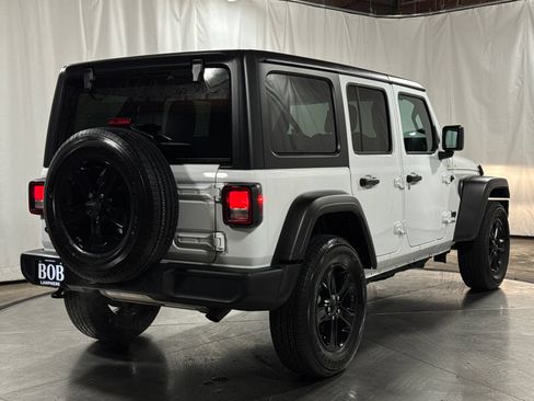 Used 2022 Jeep Wrangler Unlimited Sport AWD/4WD image 10