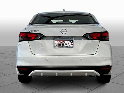 Used 2025 Nissan Versa SV w/ Trunk Package FWD image 4