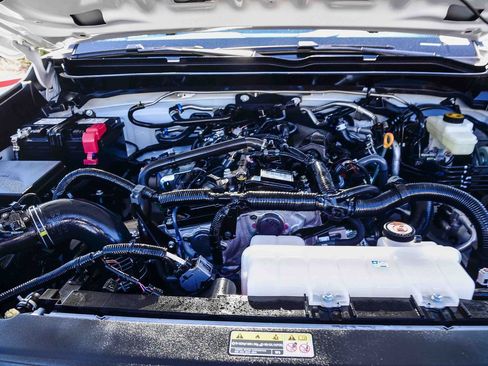 Certified 2025 Toyota Tacoma SR5 image 32