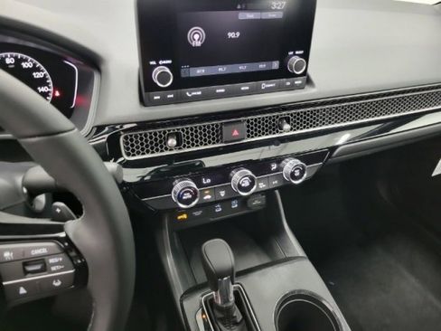 Certified 2025 Honda Civic Sport image 32