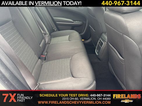 Used 2022 Chrysler 300 Touring w/ Sport Appearance Package image 34