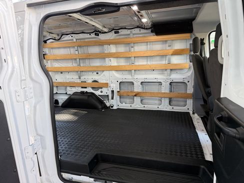 Used 2019 Ford Transit 250 130 Low Roof w/ Exterior Upgrade Package RWD image 5