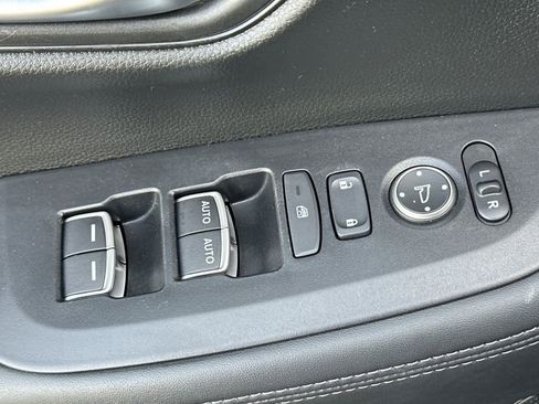 Certified 2024 Honda HR-V EX-L image 12