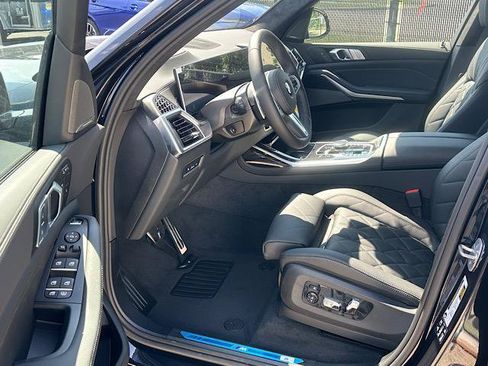 New 2027 BMW X7 xDrive40i w/ M Sport Package AWD/4WD image 4